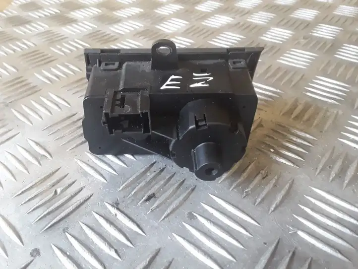 Mercedes-Benz E W211 (2002 - 2009) 2115450304 Включатель фонарей — фото 1