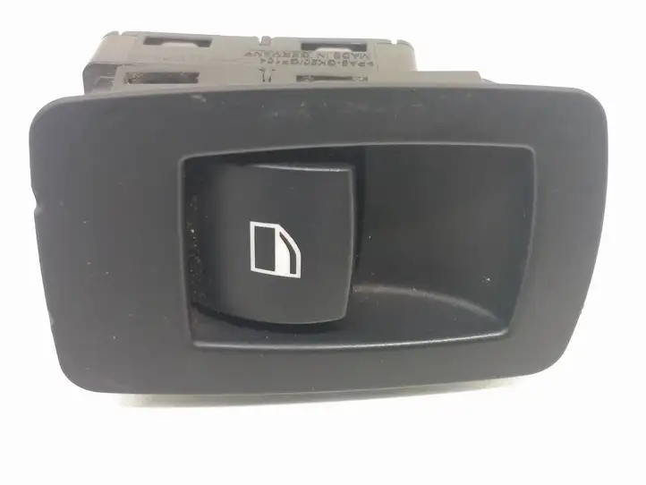 BMW 5 E60 E61 (2004 - 2010) 15939948 Кнопка стеклоподъемников — фото 1