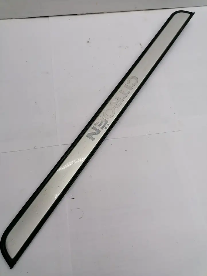 Citroen C5 (2004 - 2008) 9636939180 Внутренняя отделка переднего порога — фото 1
