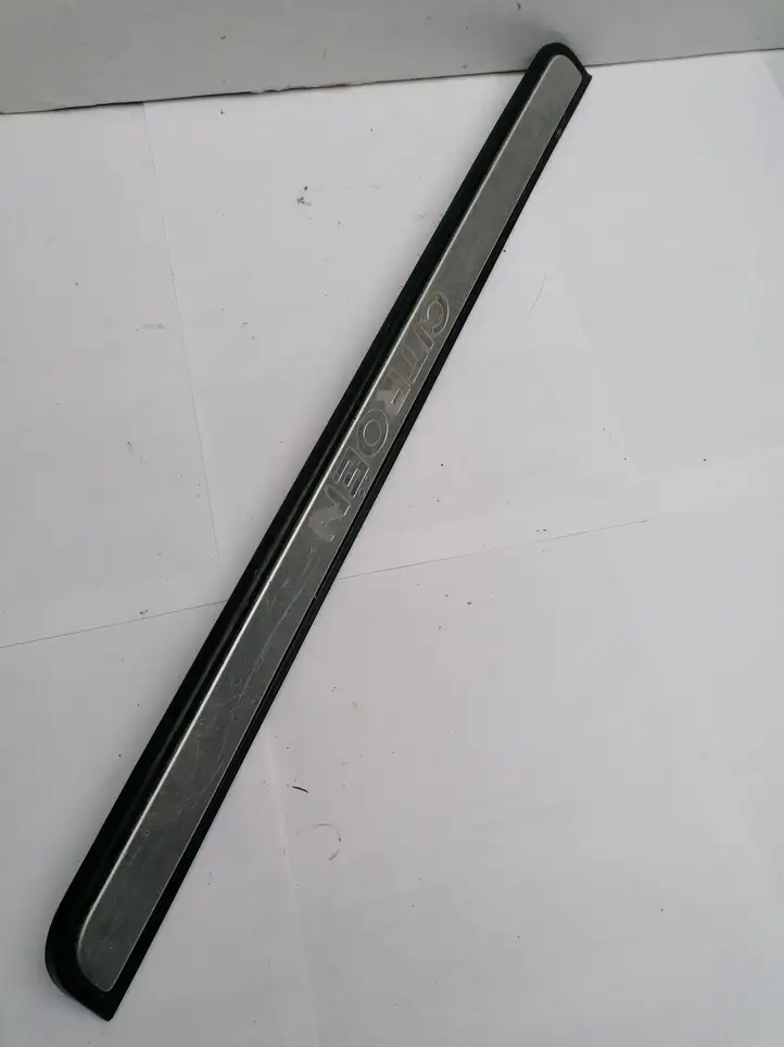 Citroen C5 (2004 - 2008) 9636939180 Внутренняя отделка переднего порога — фото 4