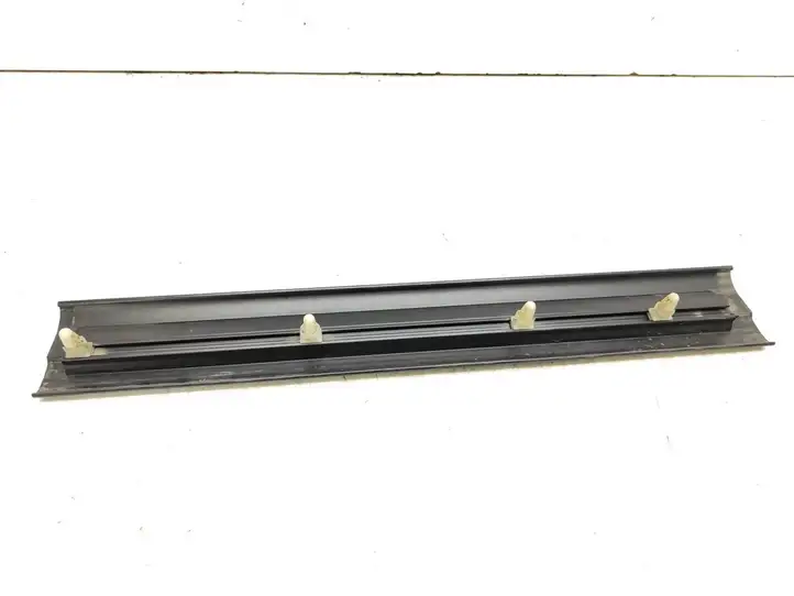 BMW X3 E83 (2003 - 2010) 51477051381 Внутренняя отделка переднего порога — фото 4