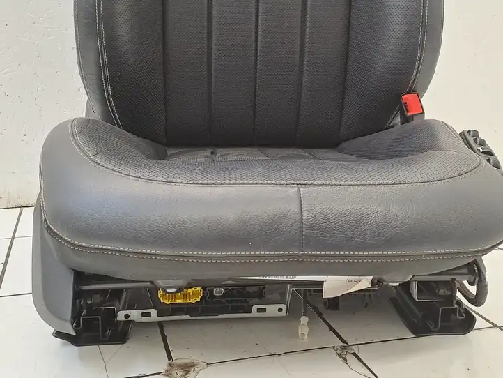 Mercedes-Benz CLS C218,X218 (2011 - 2017) 2128603502 Комплект салона — фото 36