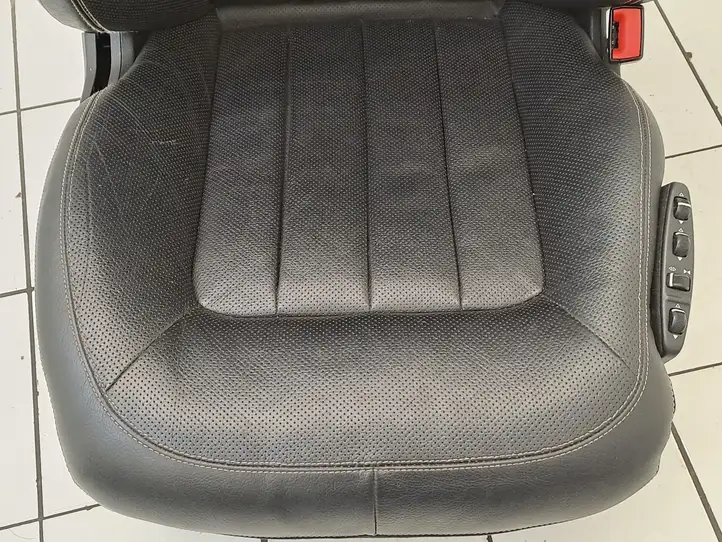 Mercedes-Benz CLS C218,X218 (2011 - 2017) 2128603502 Комплект салона — фото 87