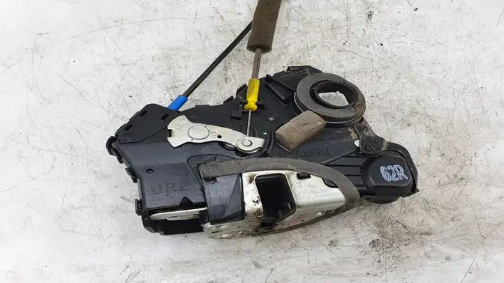 Toyota Corolla Verso E121 (2004 - 2007) Замок задней двери — фото 2