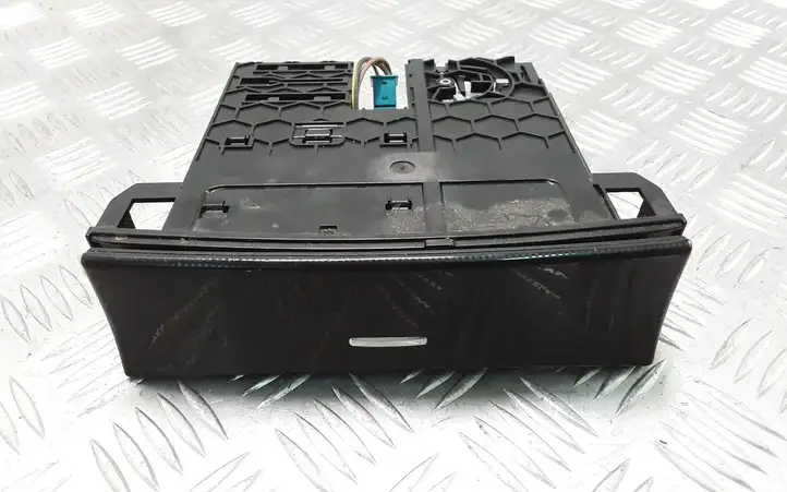 Mercedes-Benz ML W164 (2005 - 2011) A1648100030 Передняя пепельница — фото 1
