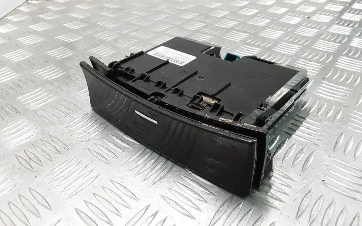 Mercedes-Benz ML W164 (2005 - 2011) A1648100030 Передняя пепельница — фото 2