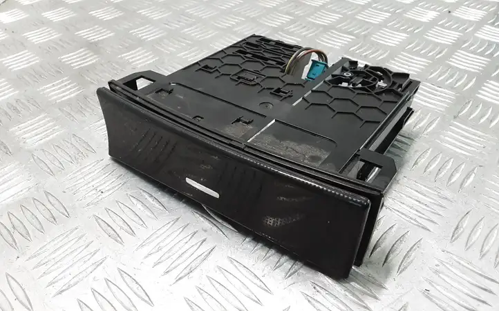 Mercedes-Benz ML W164 (2005 - 2011) A1648100030 Передняя пепельница — фото 3