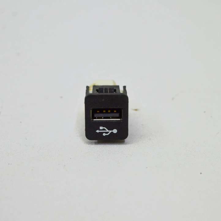 9229294 BMW 3 F30 F35 F31 USB jungtis