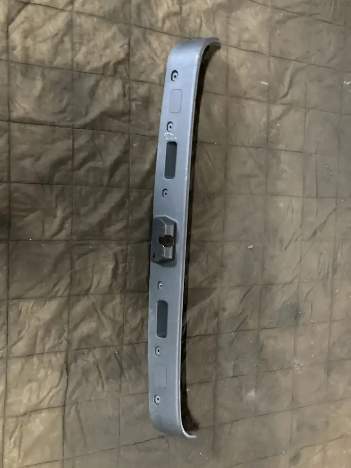 Mercedes-Benz E W211 (2002 - 2009) A2117470187 Отделка порога багажника — фото 2