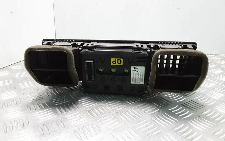 Opel Vectra C (2005 - 2009) 13208193 Центральный воздушный дефлектор — фото 3