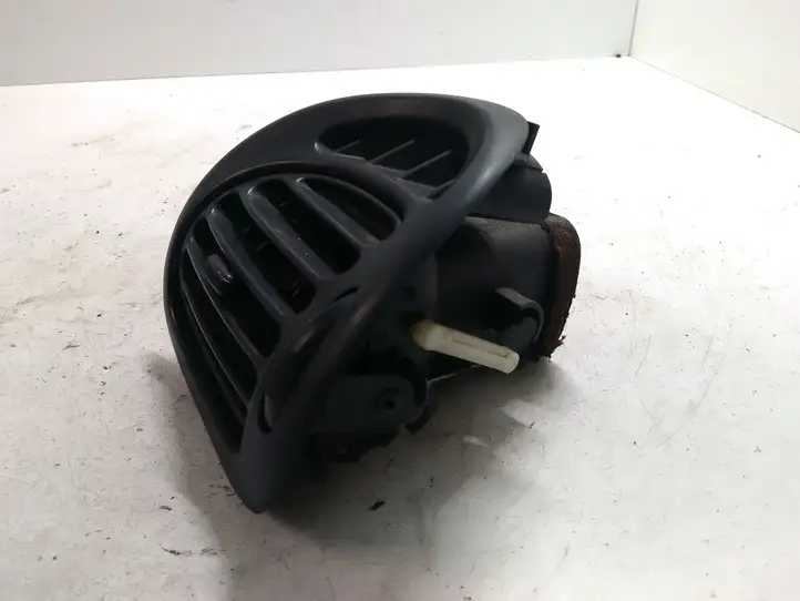 Citroen Xsara Picasso (1999 - 2012) 9631280177 Боковой воздушный дефлектор — фото 3