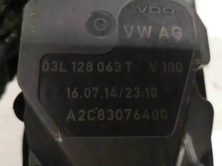 Volkswagen PASSAT B7 (2011 - 2014) 03L128063T Дроссельная заслонка — фото 4
