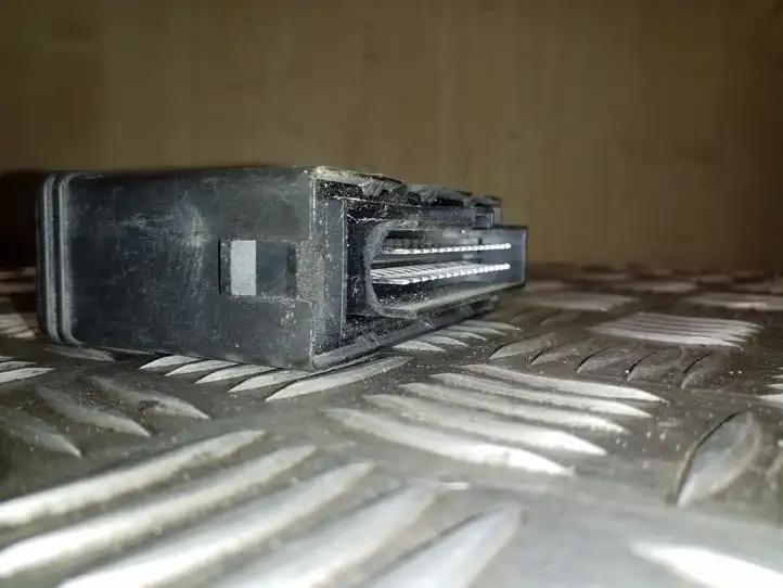 Ford Focus (1998 - 2004) 98AG14K150AE Модуль комфорта — фото 4