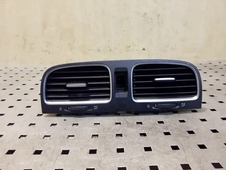 Volkswagen Golf VI (2009 - 2013)  5K0815736D Центральный дефлектор