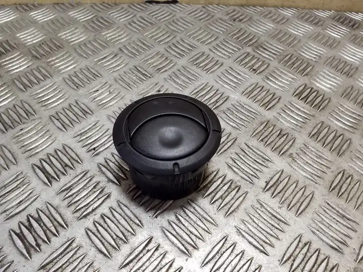 Nissan NV400 (2012 - 2020)  8200212480P Боковая воздушный дефлектор