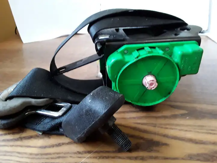 Opel Insignia A (2008 - 2017)  3063560 Передний ремень безопасности