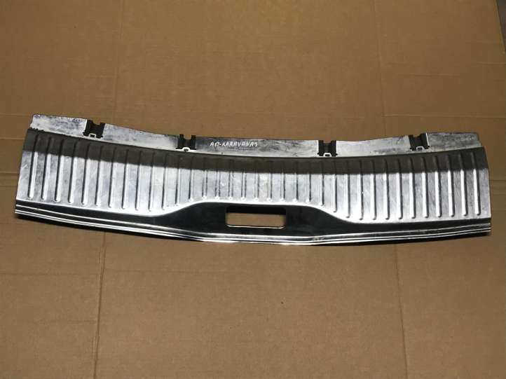 Opel Astra (2004 - 2009)  13213589 Отделка порога багажника
