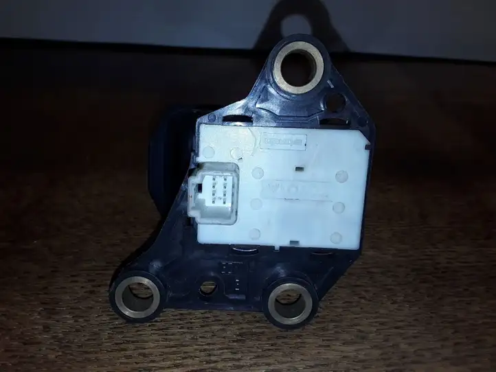 Toyota Avensis T270 (2009 - 2012) 8439005020 Кнопка ручного тормоза — фото 2