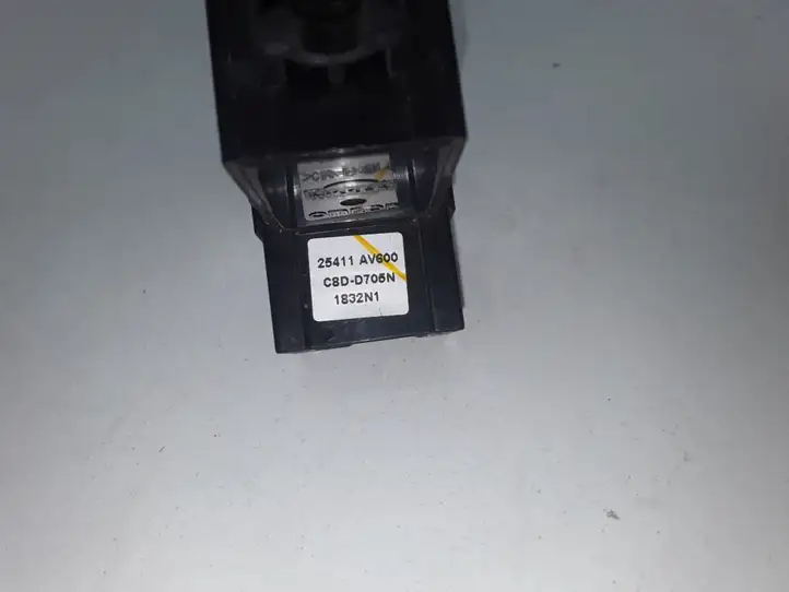 Nissan Primera (2001 - 2008) 25411AV600 Блок кнопок стеклоподъемников — фото 3
