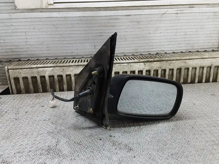 Toyota Yaris (1999 - 2003) E13010399 Боковое зеркало с электроприводом — фото 1
