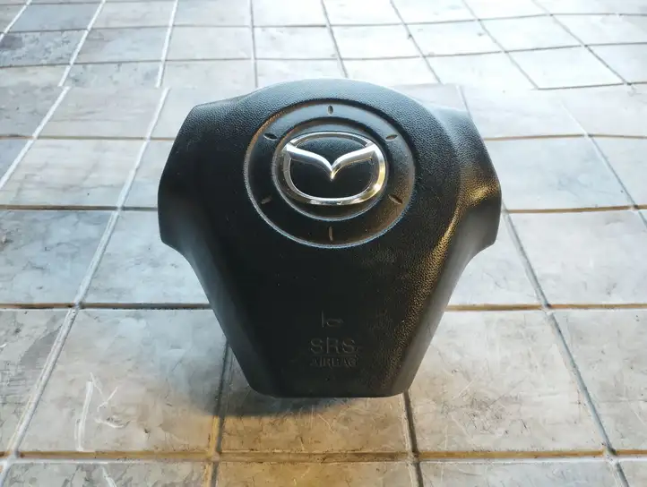 Mazda 5 (2005 - 2010) C23557K00 Подушка безопасности руля — фото 1