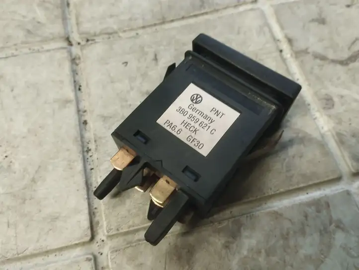Volkswagen PASSAT B5.5 (2001 - 2005) 3B0959621C Кнопка обогрева стекла — фото 4