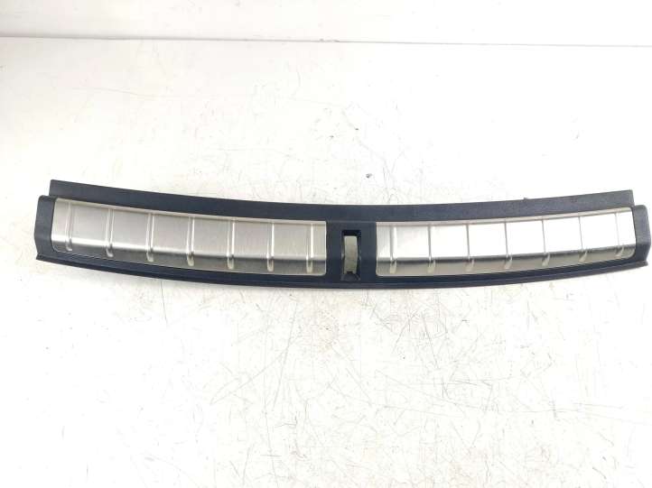 BMW X1 F48 F49 (2015 - 2022)  7413689 Отделка порога багажника