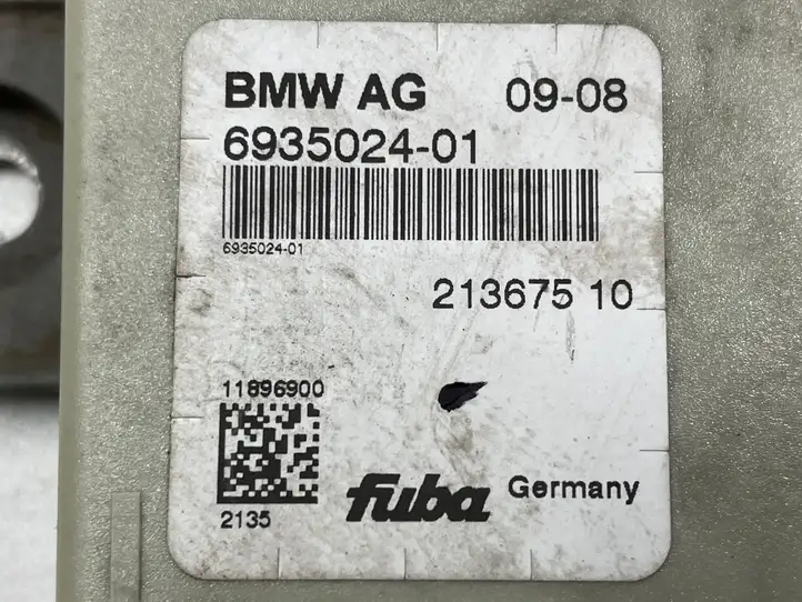 BMW 5 E60 E61 (2004 - 2010) 21367510 Усилитель антенны — фото 3