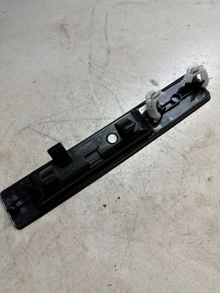 Volvo XC90 (2014 - 2019) 31349953 Кнопка закрытия крышки багажника — фото 2