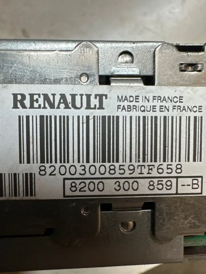 Renault Scenic II - Grand scenic II (2003 - 2006) 8200300859 CD/DVD чейнджер — фото 2