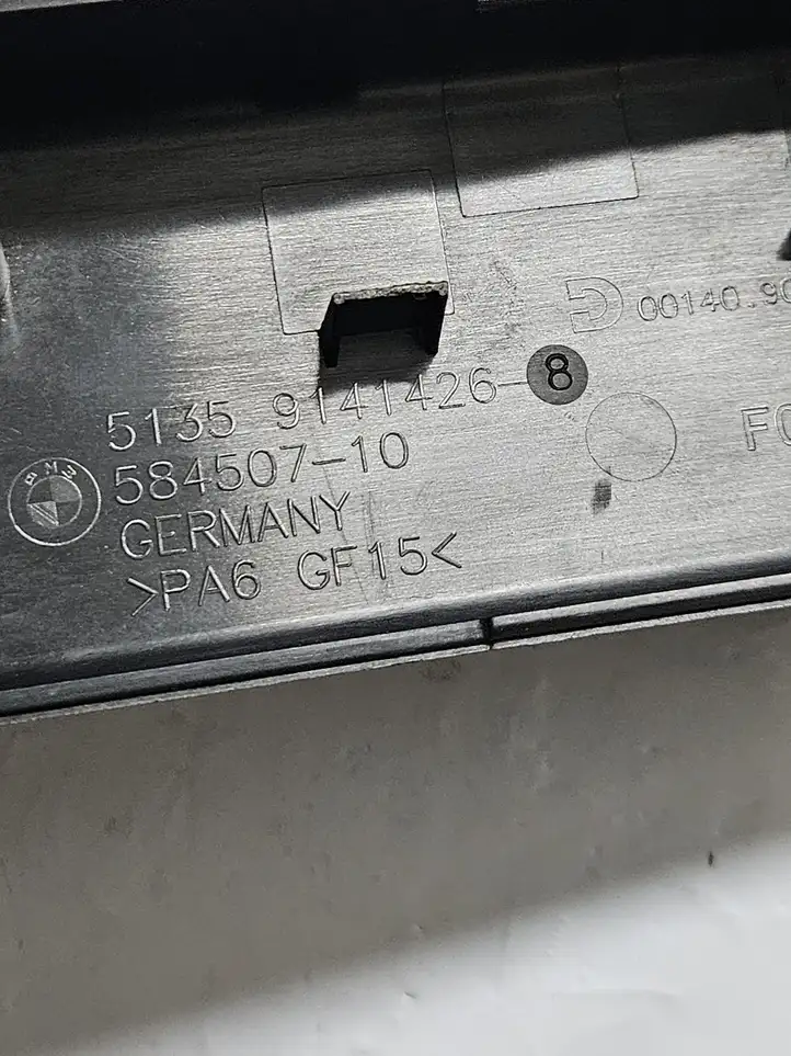BMW 7 F01 (2008 - 2016) 9141426 Накладка стекла задней двери — фото 2