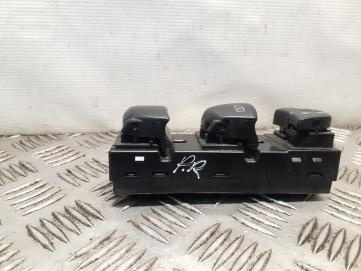 Nissan Juke I F15 (2010 - 2018) 254011KK0A Блок кнопок стеклоподъемников — фото 2