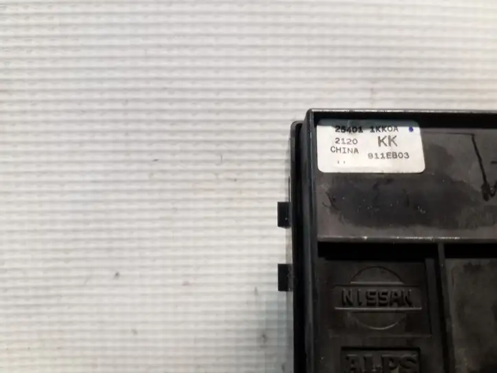 Nissan Juke I F15 (2010 - 2018) 254011KK0A Блок кнопок стеклоподъемников — фото 5