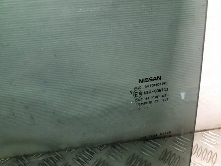 Nissan Juke I F15 (2010 - 2018) Стекло задней двери — фото 3