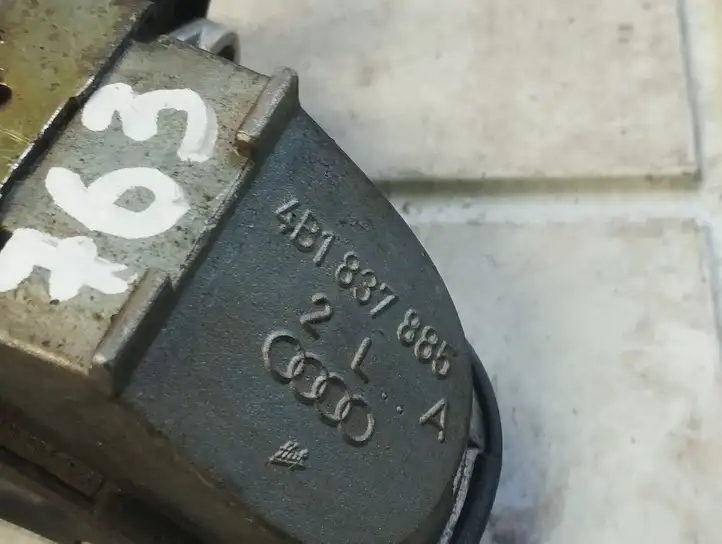 Audi A6 S6 C5 4B (1997 - 2001) 4B1837885 Наружная ручка задней двери — фото 2