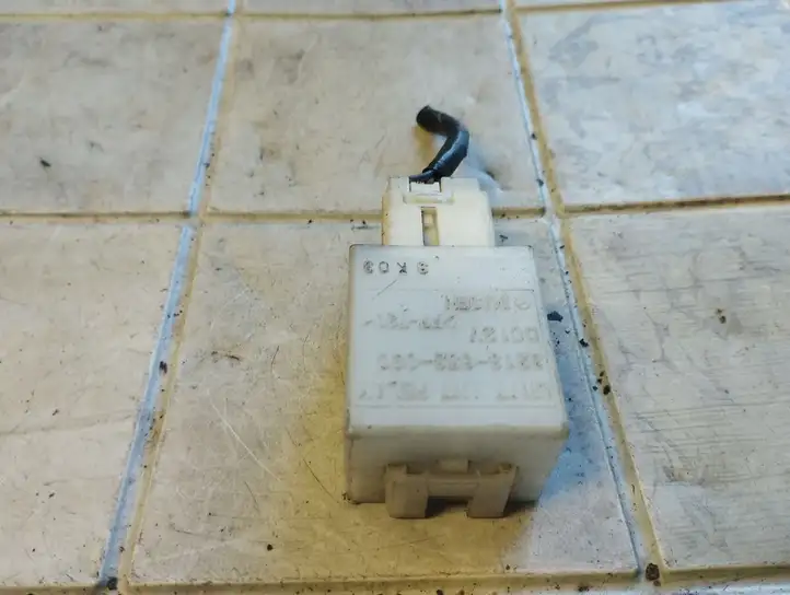 Mazda 6 (2002 - 2005) 3213653020 Реле освещения — фото 4