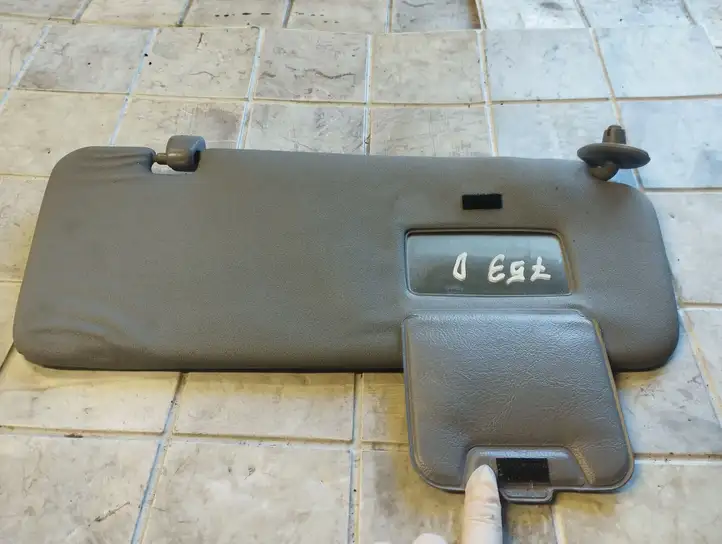 Toyota RAV 4 (XA20) (2000 - 2005) Солнцезащитный козырек — фото 4