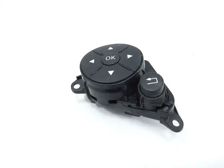 Mercedes-Benz C W204 (2007 - 2014) A2048210151 Кнопки на рулевом колесе — фото 1