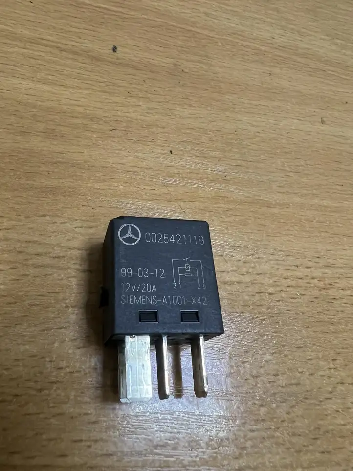 Mercedes-Benz E W211 (2002 - 2009) 0025421119 Реле аварийных фонарей — фото 2
