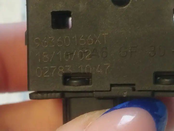 Peugeot 307 CC (2001 - 2005) 96360166XT Блок кнопок стеклоподъемников — фото 5