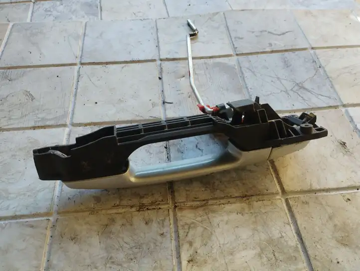 Toyota Corolla Verso AR10 (2004 - 2009) 242302 Наружная ручка пиредней двери — фото 3