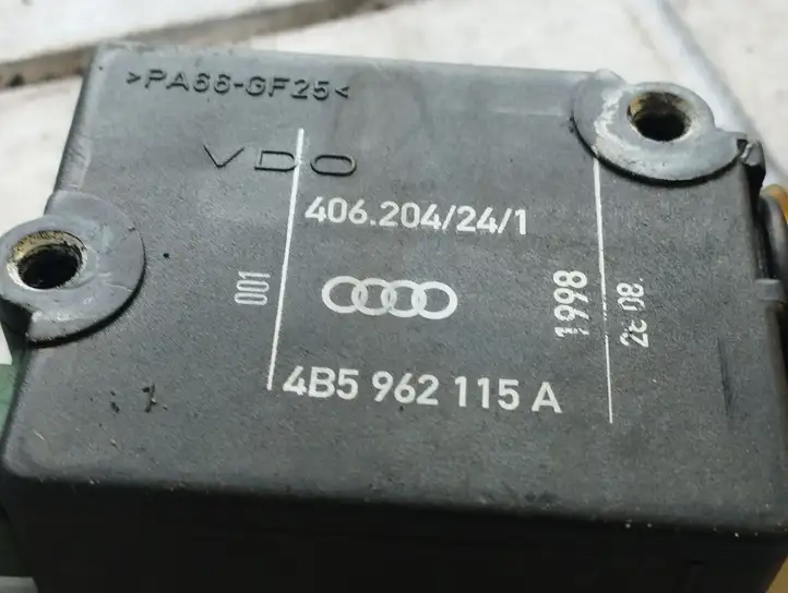 Audi A6 S6 C5 4B (1997 - 2001) 406204241 Мотор центрального замка — фото 4