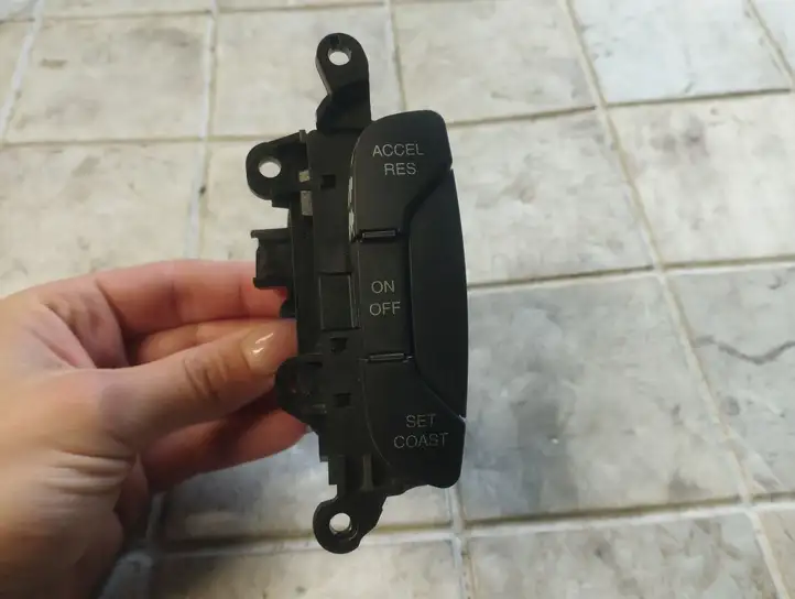 Chevrolet Captiva (2006 - 2011) 96628527 Кнопки на рулевом колесе — фото 1