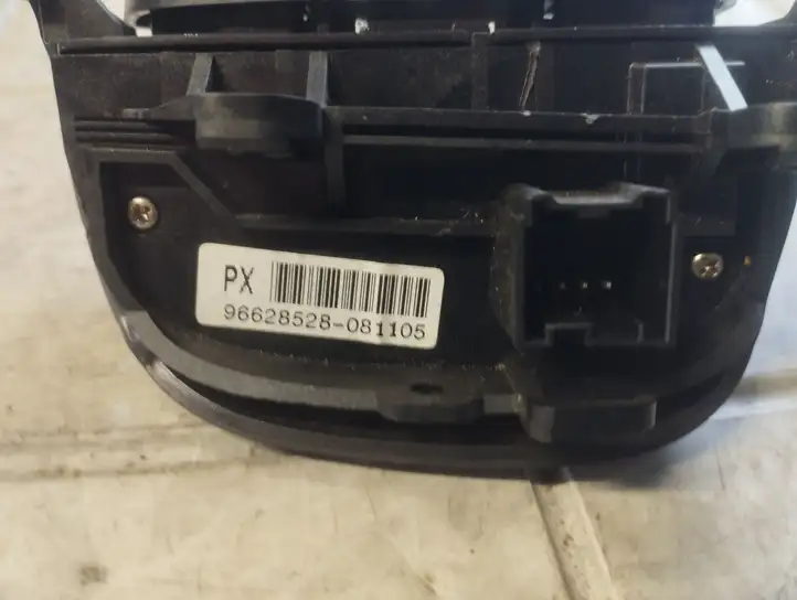 Chevrolet Captiva (2006 - 2011) 96628528 Кнопки на рулевом колесе — фото 3