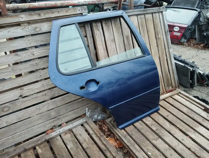 Volkswagen Golf IV (1998 - 2005) Задняя дверь — фото 3