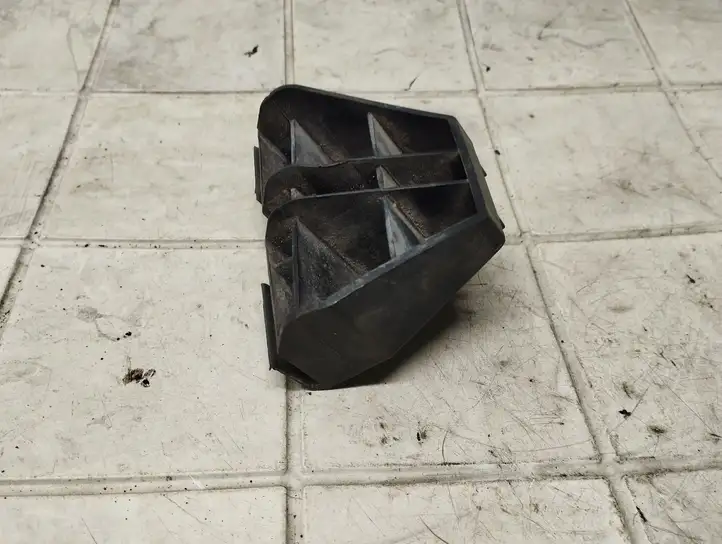 Toyota Avensis T250 (2003 - 2006) 5256305010A Кронштейн заднего бампера — фото 2