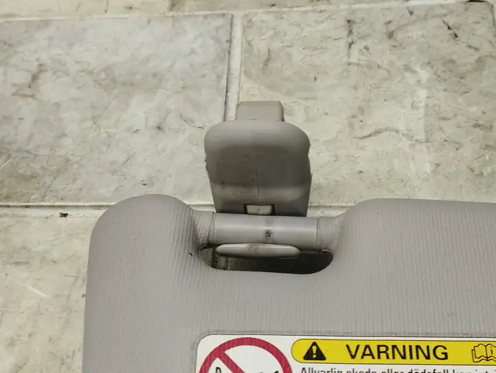 Mazda 6. (2002 - 2005)   Щиток от солнца