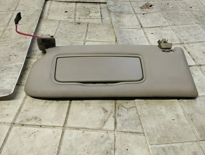 Volvo V50 (2004 - 2008)  K45TA Щиток от солнца