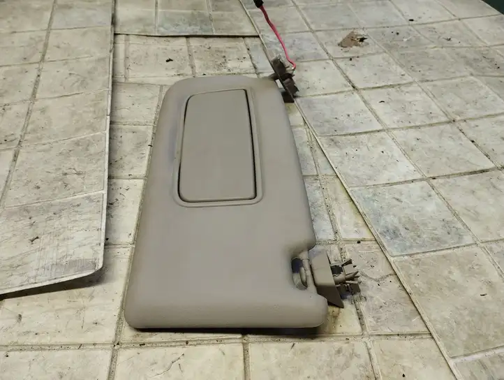 Volvo V50 (2004 - 2008)  K45TA Щиток от солнца