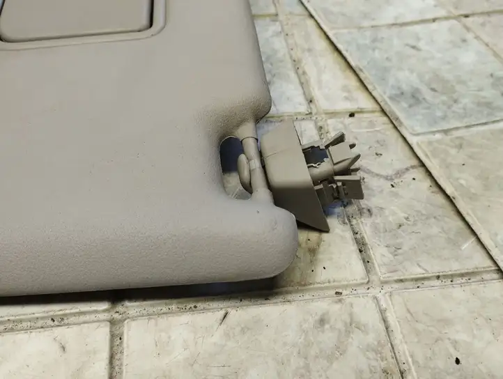 Volvo V50 (2004 - 2008)  K45TA Щиток от солнца